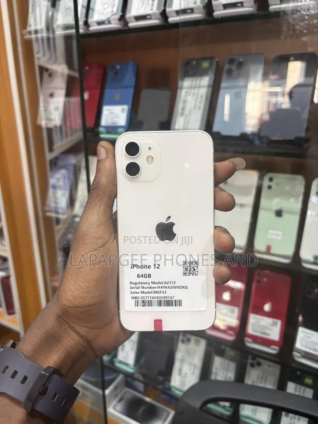 Apple iPhone 12 64 GB White · Photo 1