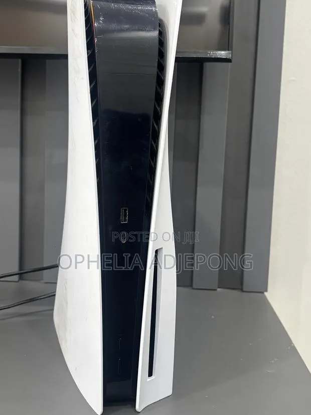 PlayStation 5 · Photo 1