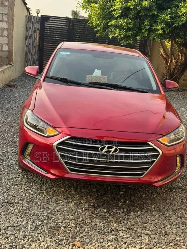 Hyundai Elantra 2017 Red · Photo 1