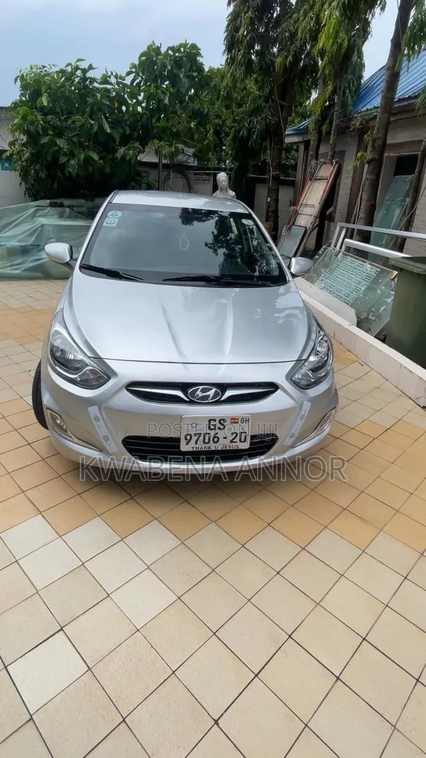 Hyundai Accent · Photo 1