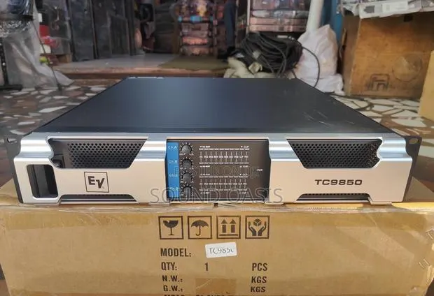 Electro-Voice (Ev) Tc9850 4-Channel Power Amplifier · Photo 1