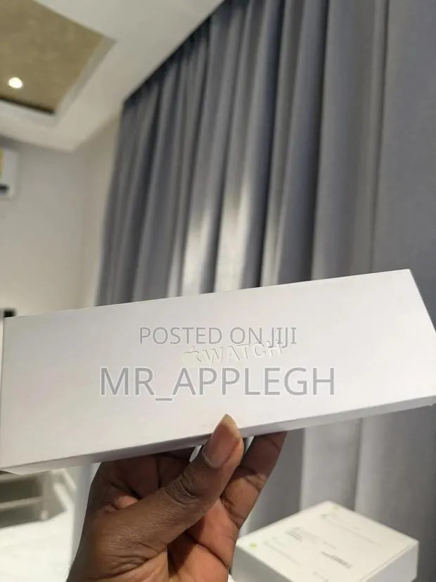 Apple Watch Series 11, Cellular 46mm Rose Gold · Photo 1