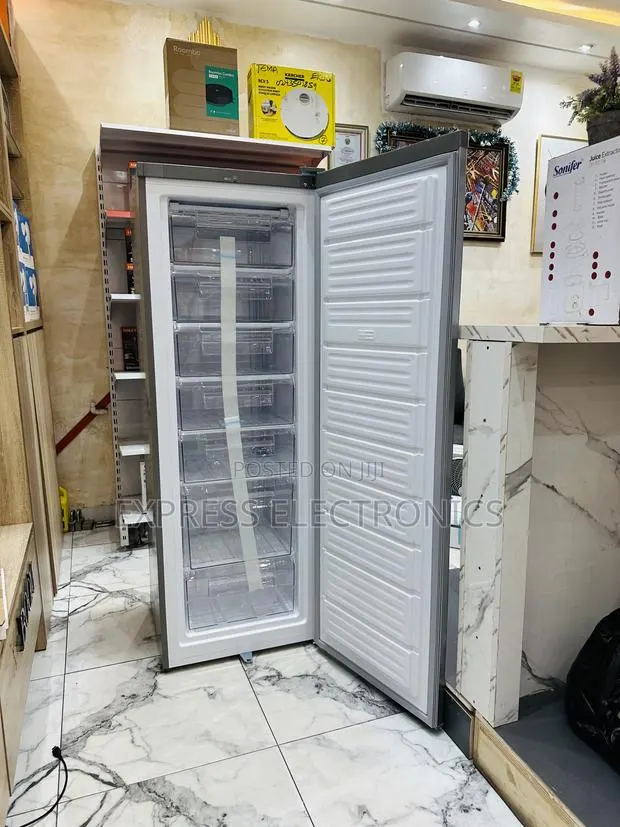 Spectacular Performance Upright Freezer Put-370-1a · Photo 1