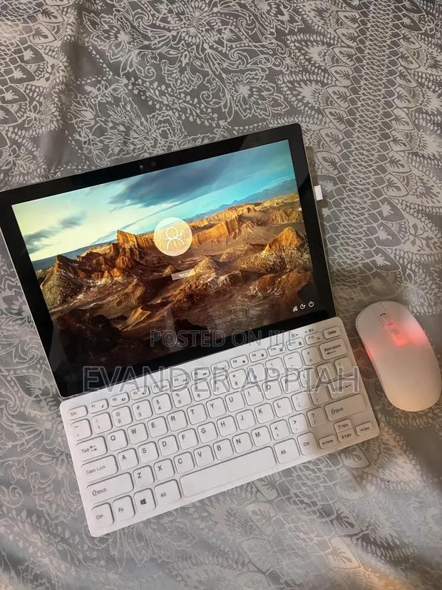 Laptop Microsoft Surface Pro 4 4GB Intel Core i5 SSD 128GB · Photo 1
