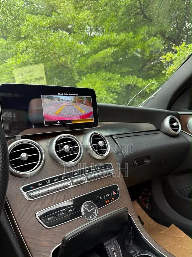 Mercedes-Benz C300 2021 Red · Photo 1