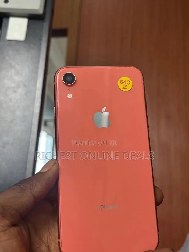 Apple iPhone XR 64 GB Orange · Photo 1