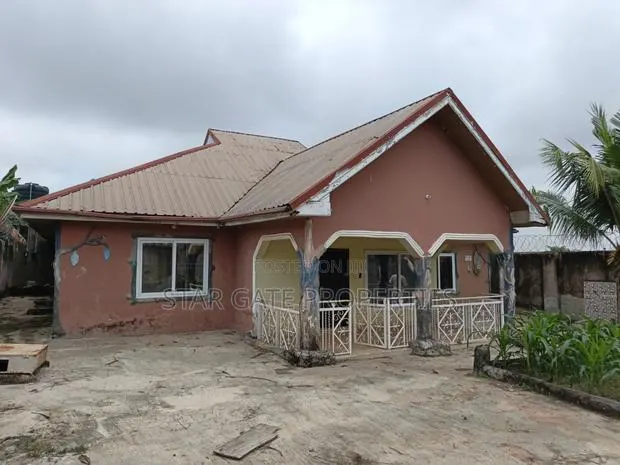 4bdrm House in Kenyasi Nwamasi., Kumasi Metropolitan for rent · Photo 1