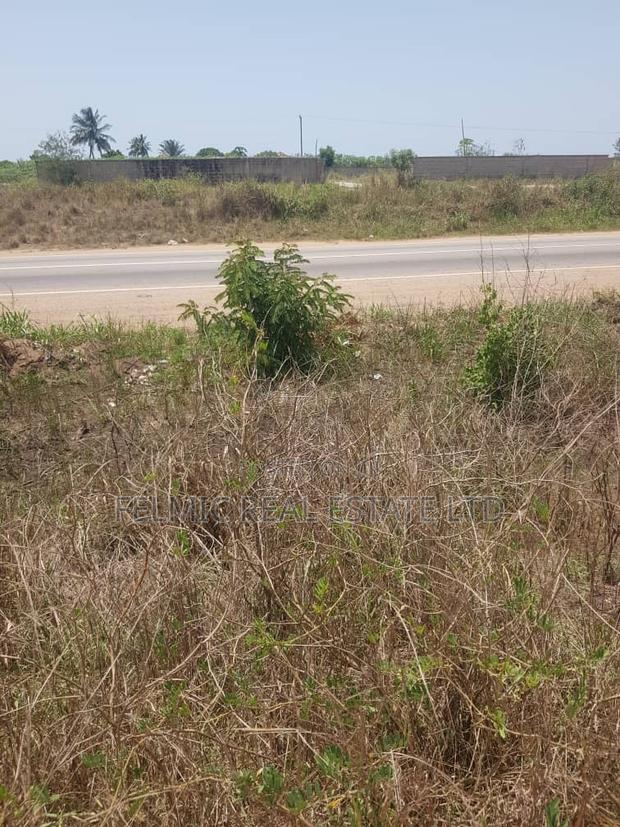 2 Acres of Land at Gomoa Simbrofo Abt 5 Mins From Winneba Junct For · Photo 1