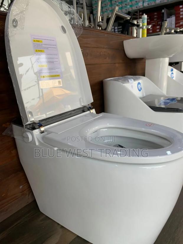 Smart Water Closet _ Sensor WC With Remote Control · Photo 1
