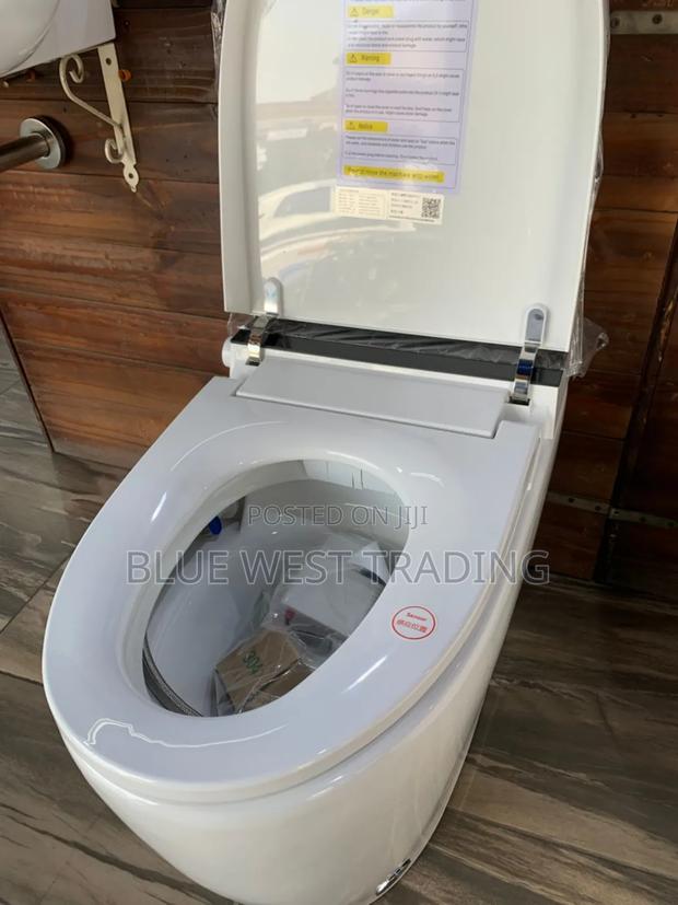 Smart Water Closet _ Sensor WC With Remote Control · Photo 4
