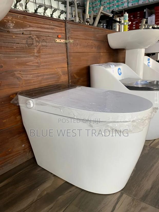 Smart Water Closet _ Sensor WC With Remote Control · Photo 5