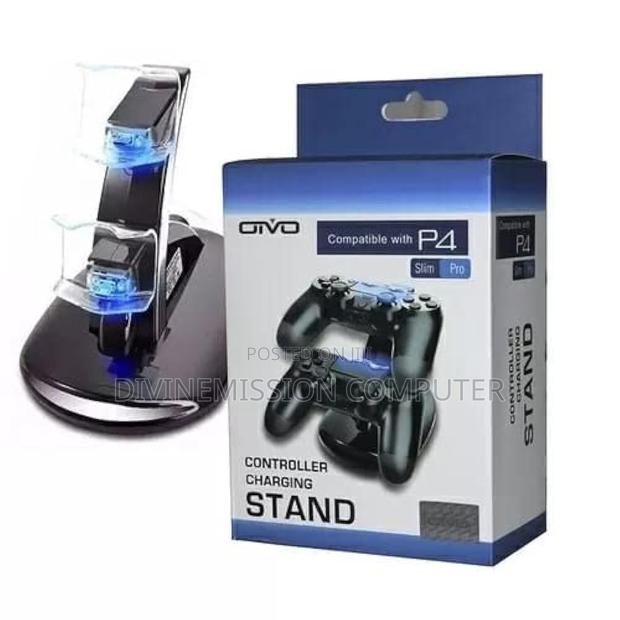Controller Charging Stand for PS4 Controllers · Photo 1