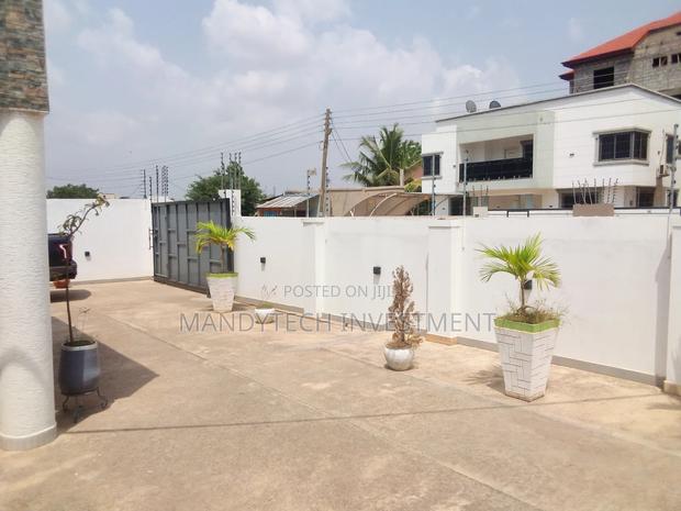 4bdrm Villa in Lake Side Estate for sale · Photo 3