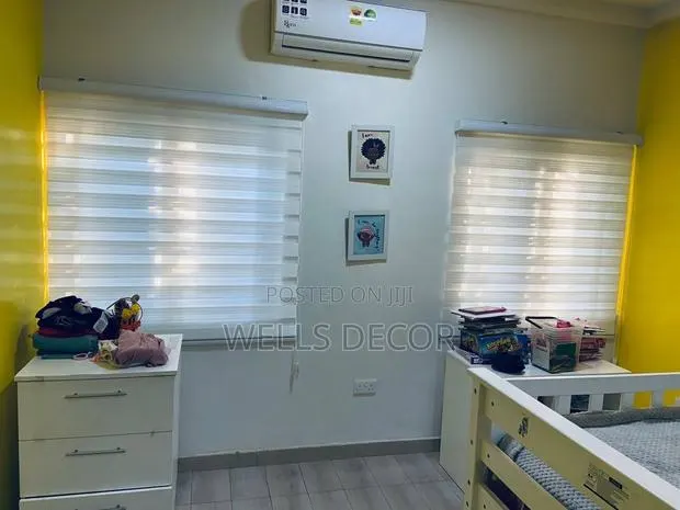Blinds That Balance Light and Privacy · Photo 1