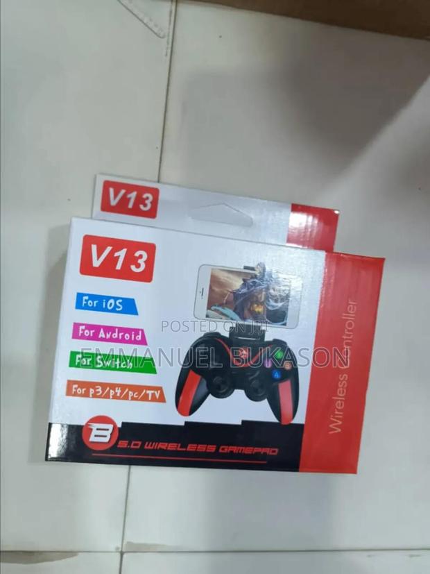 V13 Phone Gamepad · Photo 1