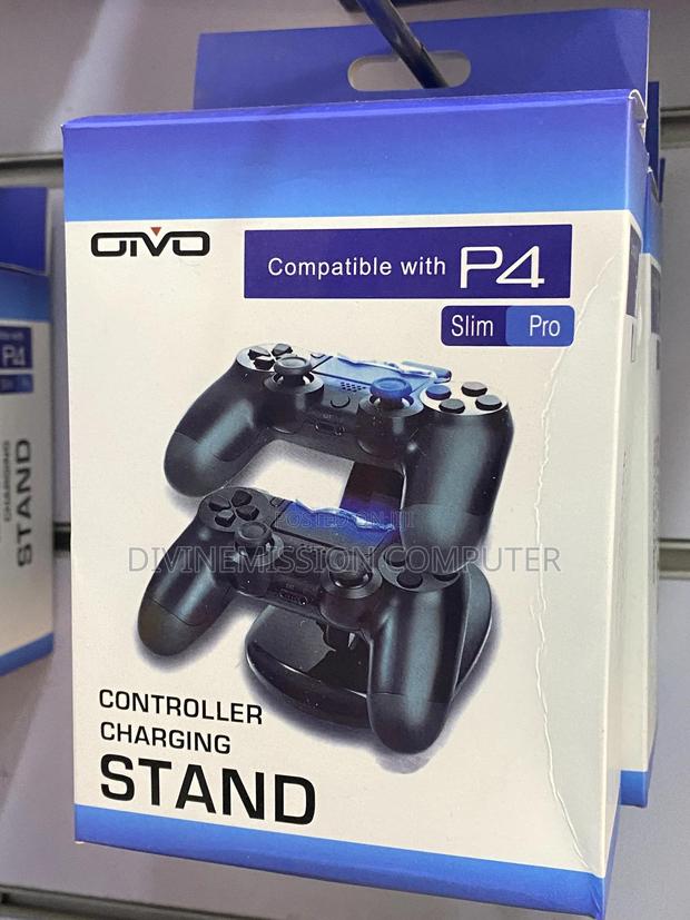 Controller Charging Stand for PS4 Controllers · Photo 3