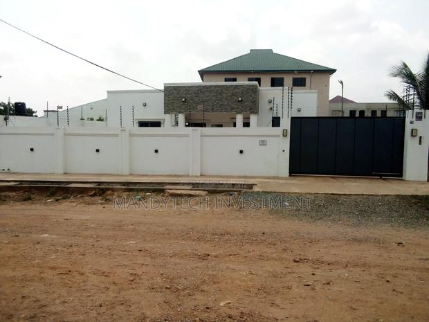4bdrm House in Lake Side Estate for sale · Photo 1