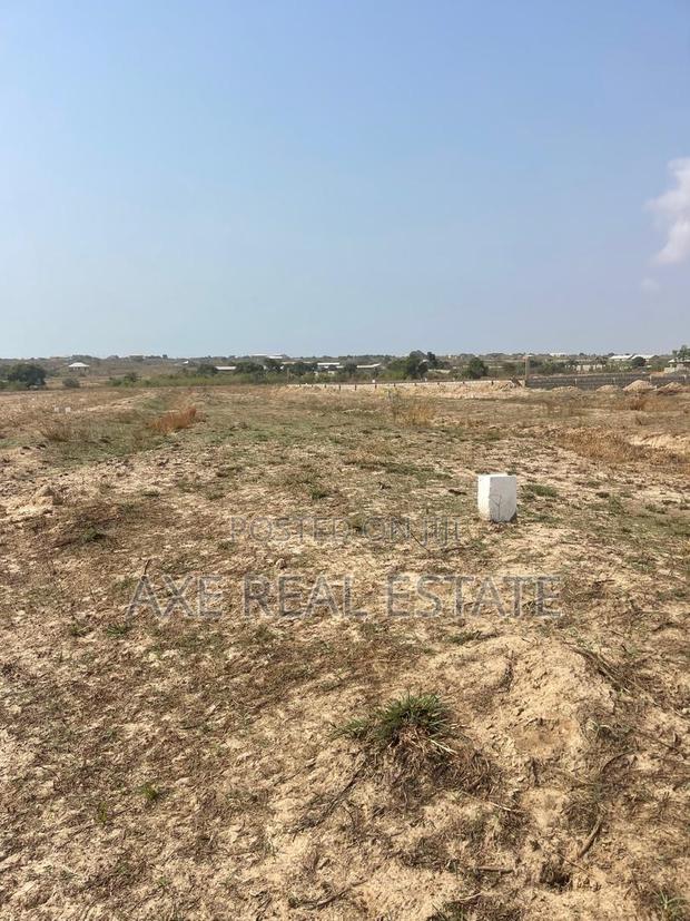 Easily Accessible Plots in a Coastal Area · Photo 2