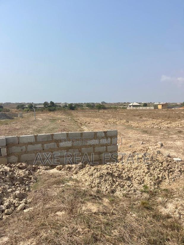 Easily Accessible Plots in a Coastal Area · Photo 3