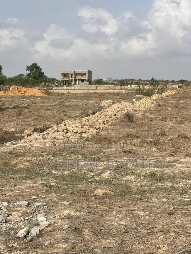 Easily Accessible Plots in a Coastal Area · Photo 4