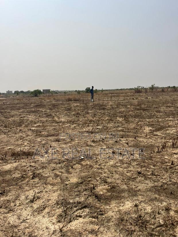 Own a Residential Plots on Discounts Sales · Photo 3