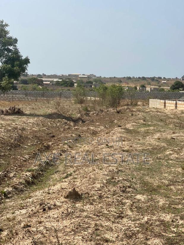 Own a Residential Plots on Discounts Sales · Photo 4