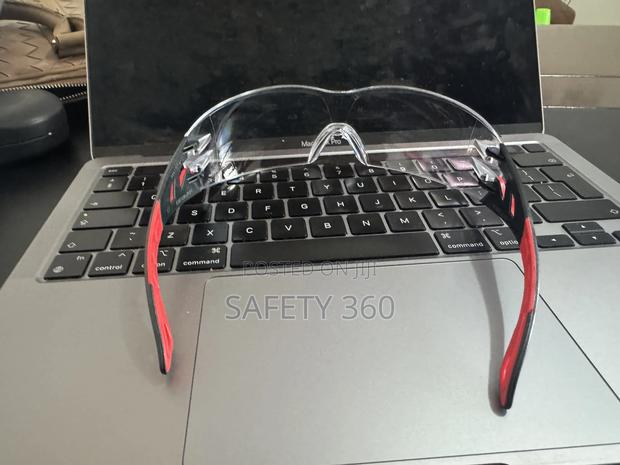 Safety Goggle · Photo 2