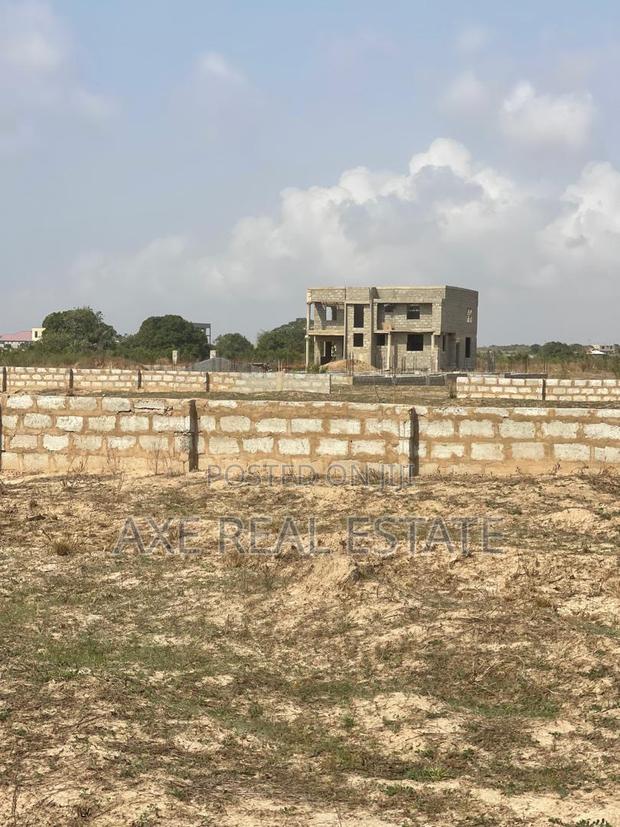 Fast Developing Plots on Sales · Photo 2