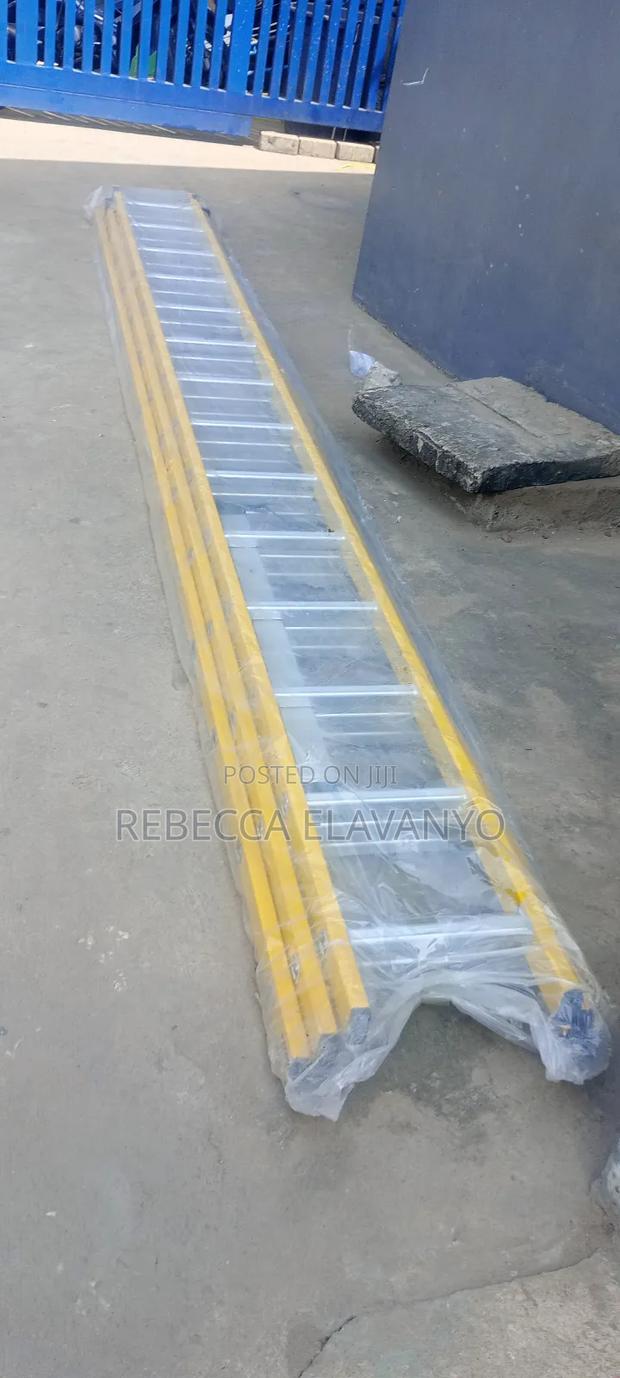 Fiberglass Ladder Extension 14/3 · Photo 1