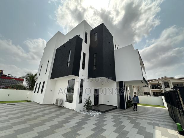 4bdrm Mansion in East Legon for sale · Photo 3