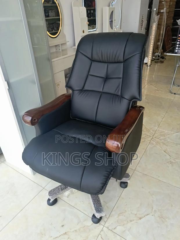 Executive Manager Swivel Recliner Chair · Photo 1