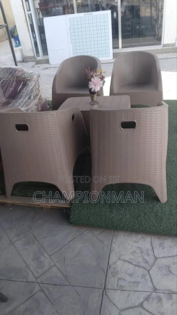 Garden Chairs · Photo 1