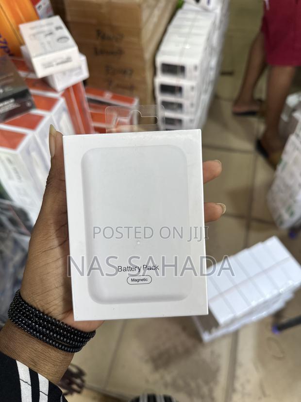 Apple Wireless Power Bank · Photo 2