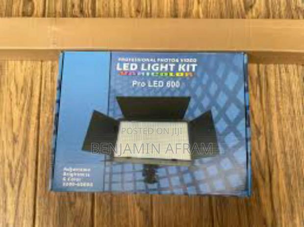 Adjustable Brightness Video Led Light · Photo 2