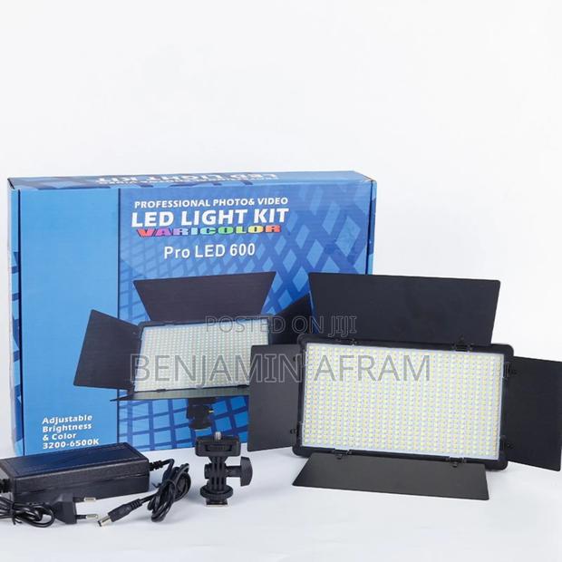 Adjustable Brightness Video Led Light · Photo 1