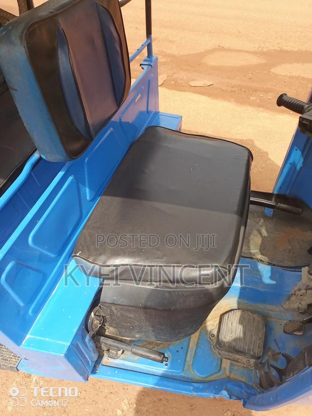 Bajaj RE 2021 Blue · Photo 5