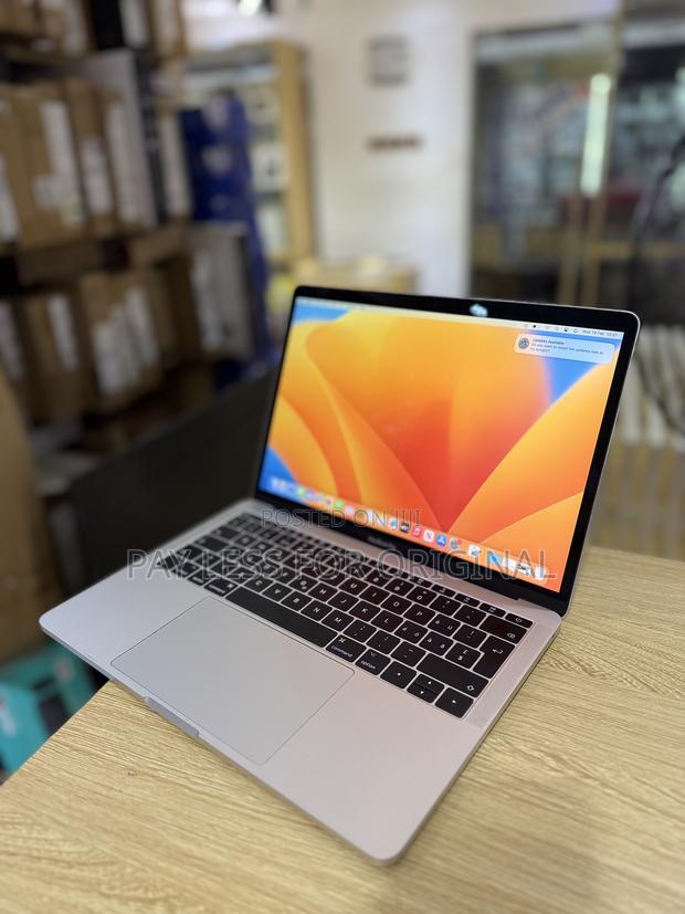 Laptop Apple MacBook Pro 2019 8GB Intel Core i5 SSD 256GB · Photo 2