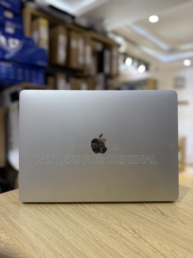 Laptop Apple MacBook Pro 2019 8GB Intel Core i5 SSD 256GB · Photo 1