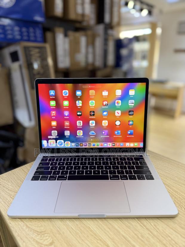Laptop Apple MacBook Pro 2019 8GB Intel Core i5 SSD 256GB · Photo 1