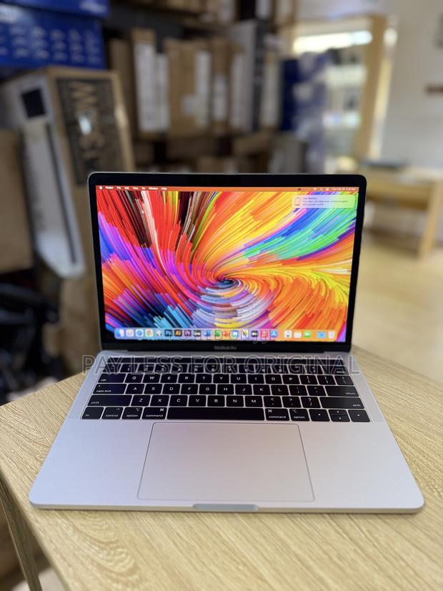 Laptop Apple MacBook Pro 2019 8GB Intel Core i5 SSD 256GB · Photo 2