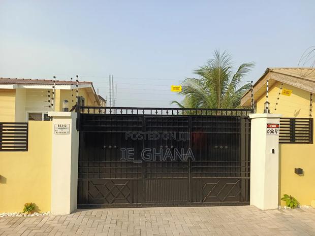 Security Fence Maintenance and Installation · Photo 1