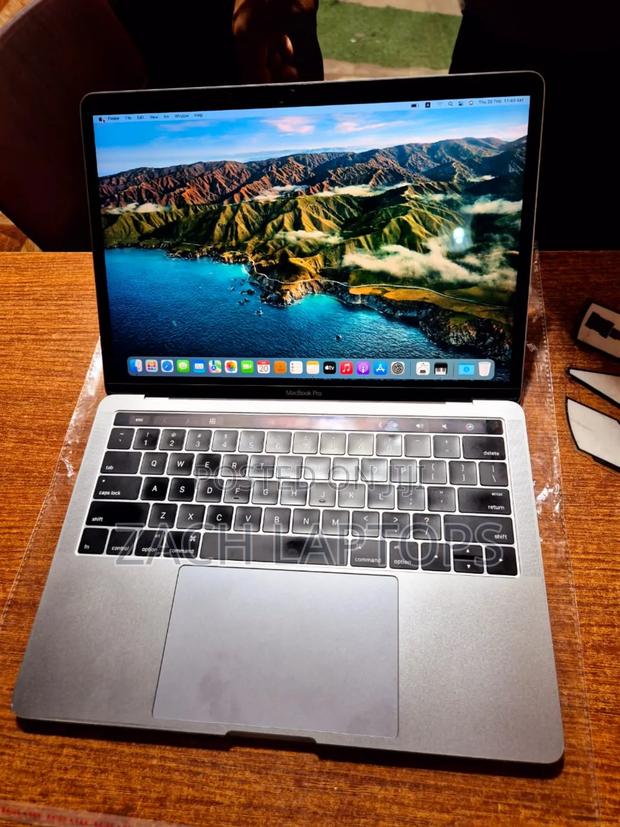 Laptop Apple MacBook Pro 2017 16GB Intel Core i7 SSD 512GB · Photo 2