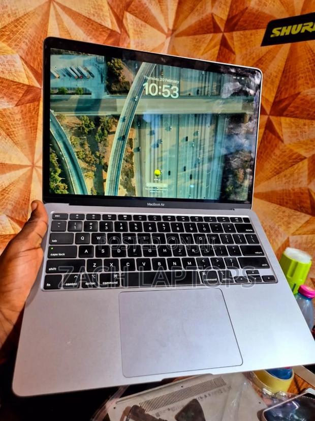 Laptop Apple MacBook Air 2020 8GB Intel Core I3 SSD 256GB · Photo 2