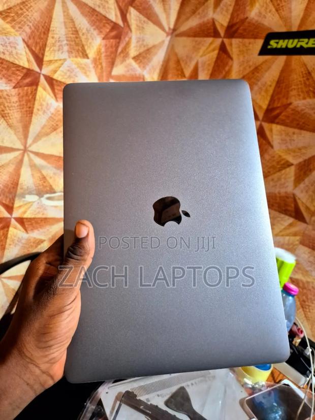 Laptop Apple MacBook Air 2020 8GB Intel Core I3 SSD 256GB · Photo 3