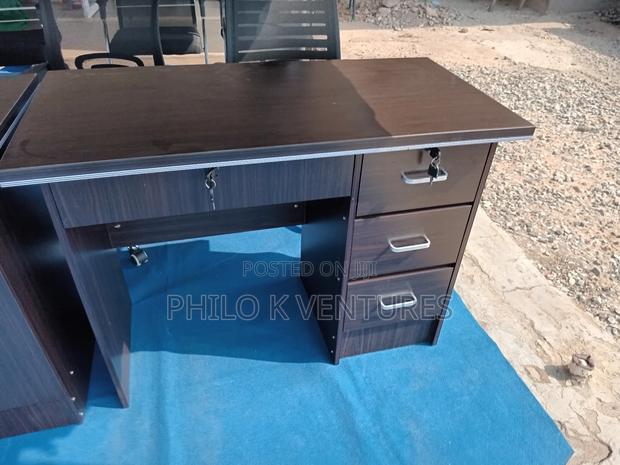 4 Drawers Sunroom Table · Photo 1