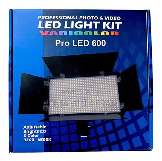 Pro Led Light and Adjustable Brightness · Photo 2