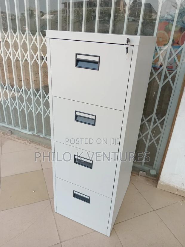 Lockable File Cabinet · Photo 1