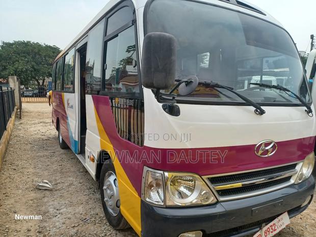 Hyundai County 2014 White · Photo 2