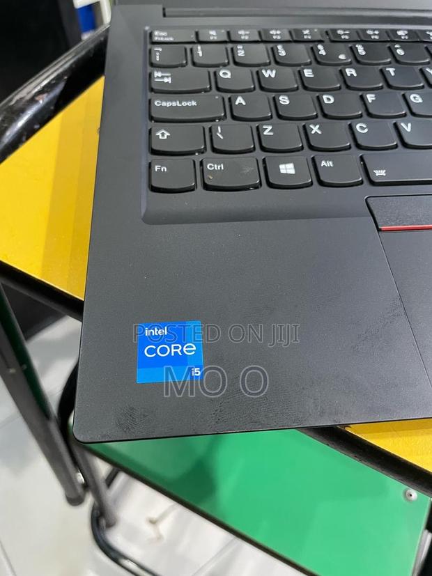New Laptop Lenovo ThinkPad E14 Gen 5 8GB Intel Core i5 SSD 256GB · Photo 2