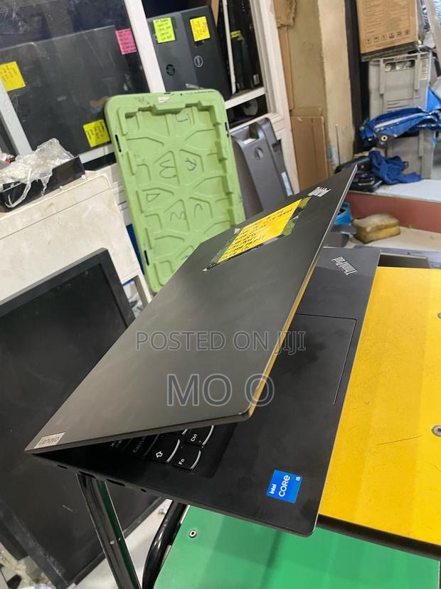 New Laptop Lenovo ThinkPad E14 Gen 5 8GB Intel Core i5 SSD 256GB · Photo 5